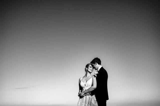 Photo de couple face à la mer Méditerranée Monaco