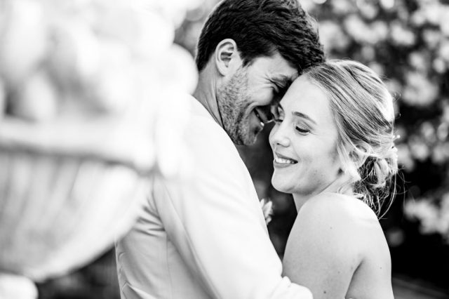 Séance couple 'Day After' dans le cadre sauvage des Calanques de Marseille-Cassis