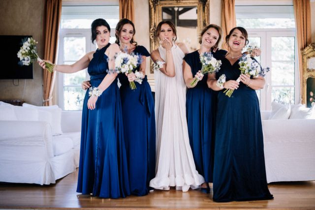 préparatifs de la mariée avec ses témoins domaine du mont Leuze