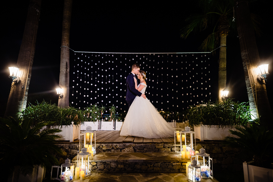 photo de mariage artistique de nuit aux Pins Penchés à Toulon
