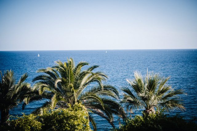 Cocktail de mariage face à la mer Méditerranée à la Résidence du Cap Brun, Toulon
