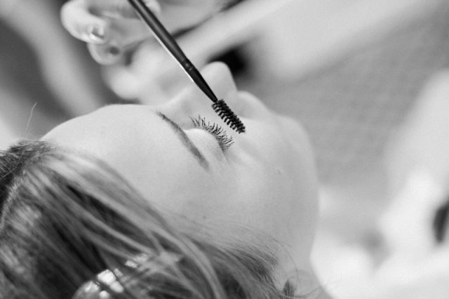 Coiffure et maquillage de la mariée au Domaine Robert à Rognes