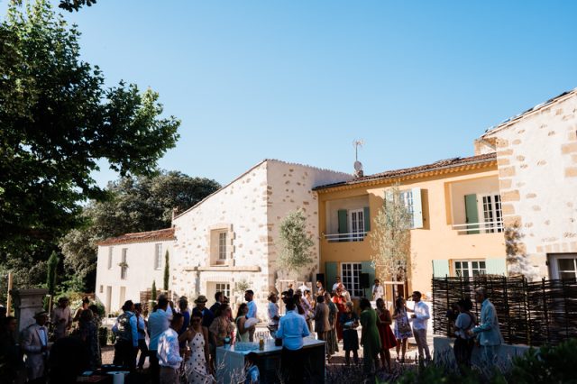 Cocktail sur la terrasse du Domaine Robert à Rognes