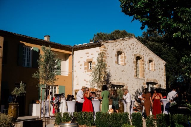 Cocktail sur la terrasse du Domaine Robert à Rognes